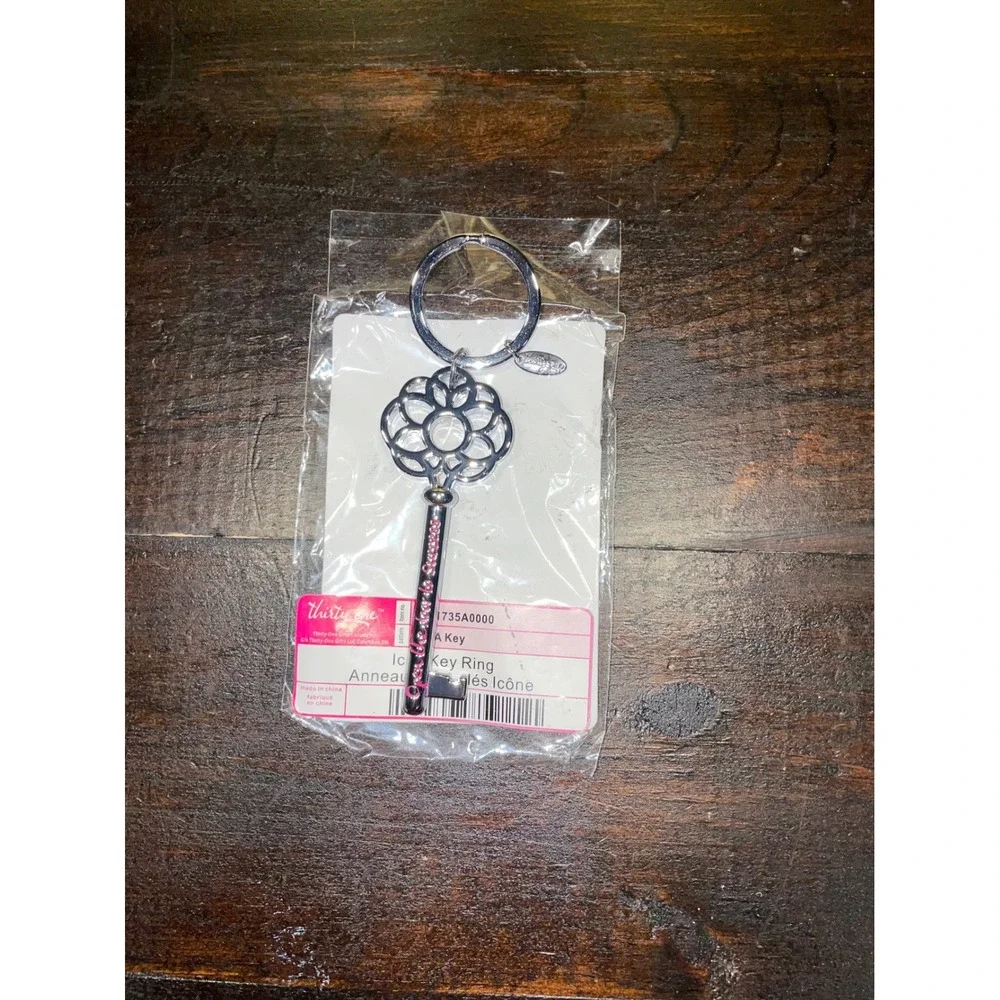 Thirty-One Icon Key Ring Silver Metal Charm Bag Purse Open The Door‎ To Success